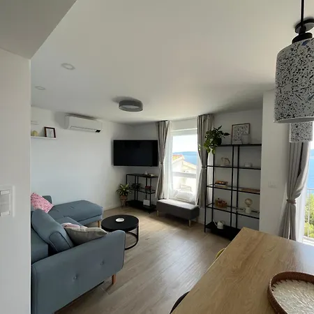 Apartment New Lili Apartment - Cosy Sea View Apartment With Free Parking Celina