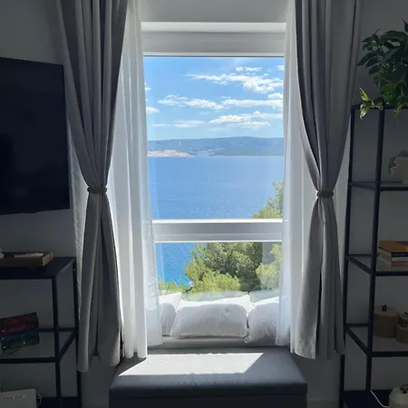 New Lili Apartment - Cosy Sea View Apartment With Free Parking *