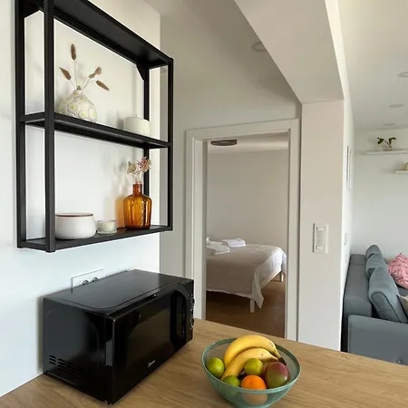 New Lili Apartment - Cosy Sea View Apartment With Free Parking Apartment *
